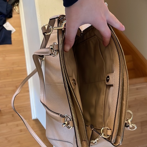 Coach handbag, women’s tan. - Picture 5 of 5
